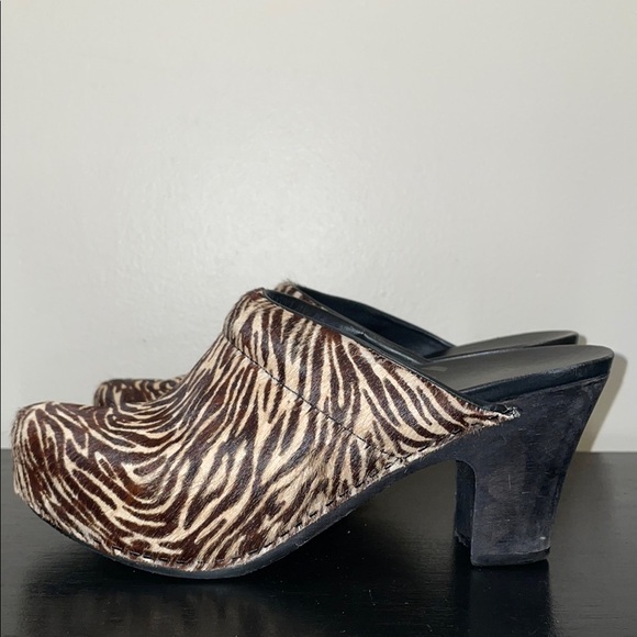 Dansko Rae Zebra Print Pony Hair Mules Clogs Size 39 US Size 9 - Picture 1 of 14